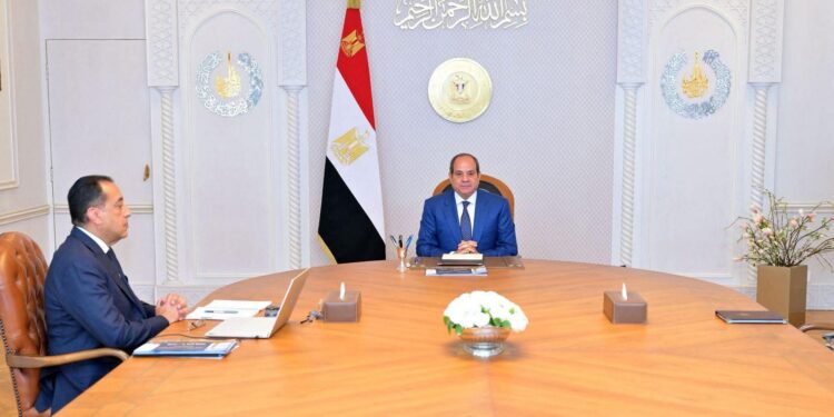 الرئيس السيسي يوجه بتعزيز الحماية الاجتماعية وضبط الأسواق ومواجهة التضخم