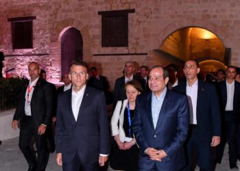 الرئيس السيسى يصطحب ماكرون فى جولة بكورنيش الإسكندرية وصولًا لقلعة قايتباى