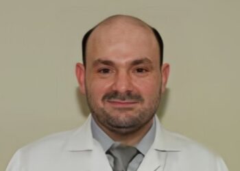*د.أحمد نبيل أخصائي الباطنية بمستشفيات الحمادي:*الإرتكارية بين تقلبات المناخ وخلل الجهاز المناعي*
