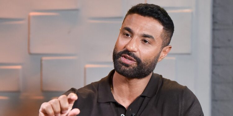 هتستشير ياسمين عبد العزيز؟.. كريم فهمي يوضح موقفه من التعاون مع أحمد العوضي