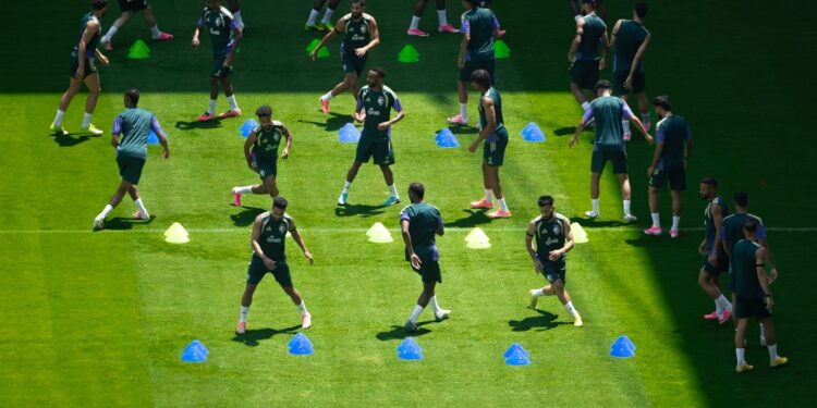 الأخضر يواصل تدريباته استعدادًا لمواجهة منتخب إسبانيا