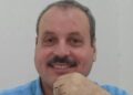 الدكتور محمد الجنايني.. بين سماعة الطبيب وأضواء الكاميرا