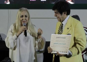 البروفيسورة آمال بورقية تكرّم الموسيقار مجدي الحسيني في أسبوع عبد الحليم حافظ بالدار البيضاء محمد سعد