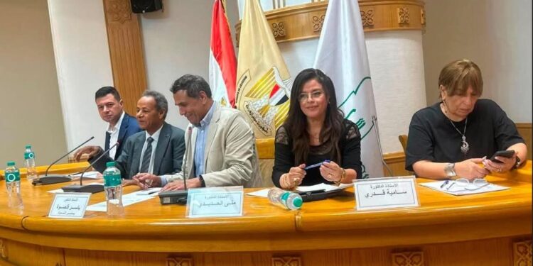 ندوة “المجتمع المصري بعد 30 يونيو” بالأعلى للثقافة