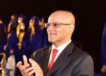 أستاذ بجامعة العاصمة يطالب البرلمان بتشريعات عاجلة لتحسين رواتب أعضاء هيئة التدريس