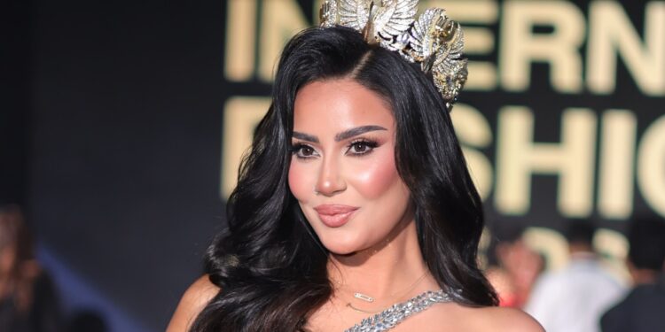 بعد تتويجها بلقب ملكة جمال مصر.. سما كامل تحصد درع التميز في مهرجان  International Fashion Awards