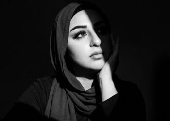لعنة الصمت.. قصيدة جديدة للأديبة سحر الحسيني دعوني أعترف لكم بشيء!
