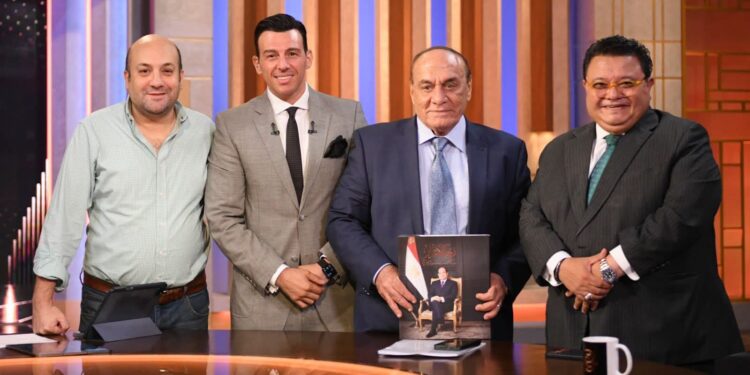 بعد مناقشة كتاب “رجل الأقدار” رواد وسائل التواصل يشيدون بحوار سمير فرج وخالد جلال في برنامج “من ماسبيرو”