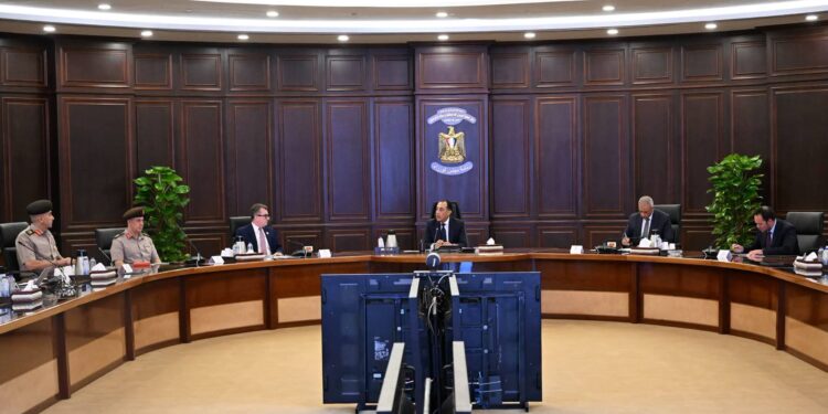 رئيس الوزراء يتابع الاستعدادات الجارية لبدء تنفيذ مشروعات المرحلة الثانية من المبادرة الرئاسية “حياة كريمة”