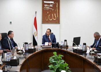 رئيس الوزراء يُتابع جهود تطوير منظومة التعليم على أساس الجدارة والتميز