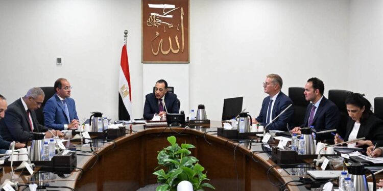 رئيس الوزراء يتابع جهود زيادة المخزون الاستراتيجي من المنتجات البترولية