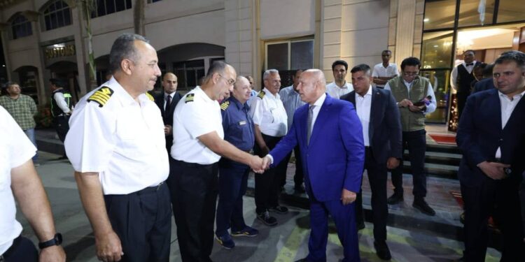 وزير النقل: الرئيس السيسي كلفني بالتوجه إلى ميناء دمياط لشكر وتقدير أبطال أطقم القاطرات البحرية لدورهم البطولي