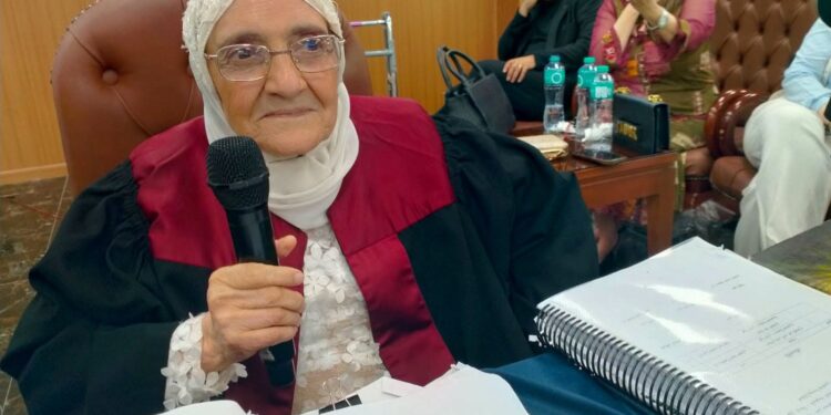 جامعة المنصورة تناقش رسالة الدكتوراه للباحثة ” آمال إسماعيل ” ذات الـــــ 83 عامًا