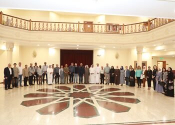 قصائد بإيقاعات عذبة ومواضيع غنية في بيت الشعر