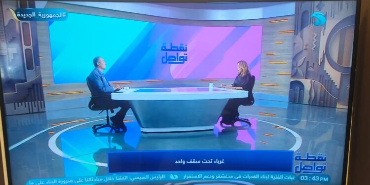 ياسر السجان من قناة المحور السوشيال ميديا سلاح ذو حدين يهدد استقرار الاسرة المصرية