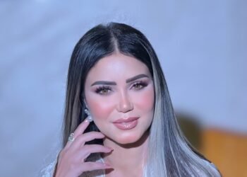 إيناس عز الدين تخطف الأنظار بإطلالة جديدة ورشاقة لافتة في افتتاح المهرجان القومي للمسرح المصري