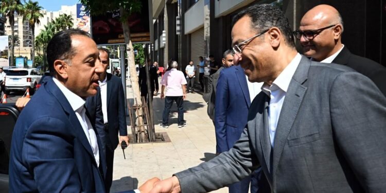 رئيس الوزراء يبدأ زيارة لعدد من كبرى الشركات العالمية العاملة في مجال صناعة التعهيد بالإسكندرية