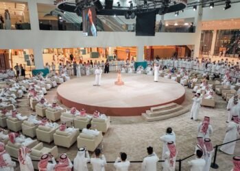 بيع صقرين بـ 380 ألف ريال في الليلة العاشرة لمنصة المزاد الدولي لمزارع إنتاج الصقور 2026
