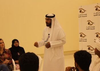 محمد العامري يستعرض تجربته في الإخراج المسرحي ضمن دورة عناصر العرض المسرحي