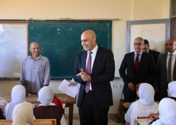 مع انطلاقة أول أيام العام الدراسي الجديد..وزير التربية والتعليم يتفقد عددا من مدارس محافظة كفر الشيخ ويتابع جاهزية الفصول