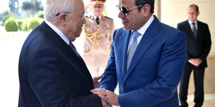 الرئيس السيسي يستقبل الرئيس الفلسطيني محمود عباس ويؤكد مركزية القضية الفلسطينية بالمنطقة
