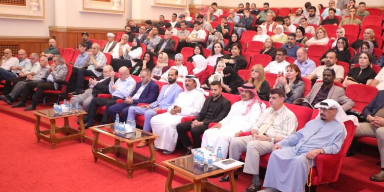 قصائد تلامس الواقع والحياة في بيت الشعر بالشارقة