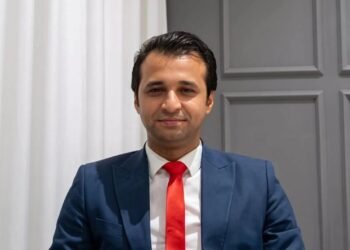 «Tapi» يتخطى 350 ألف عملية تحميل.. ومؤسسه يكشف عن قرب إطلاق «Atlas» مساعد الذكاء الاصطناعي لمتابعة فرق العمل