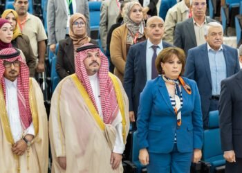معرض الجزائر الدولي للكتاب يطلق برنامجه الثقافي ويستقبل زواره