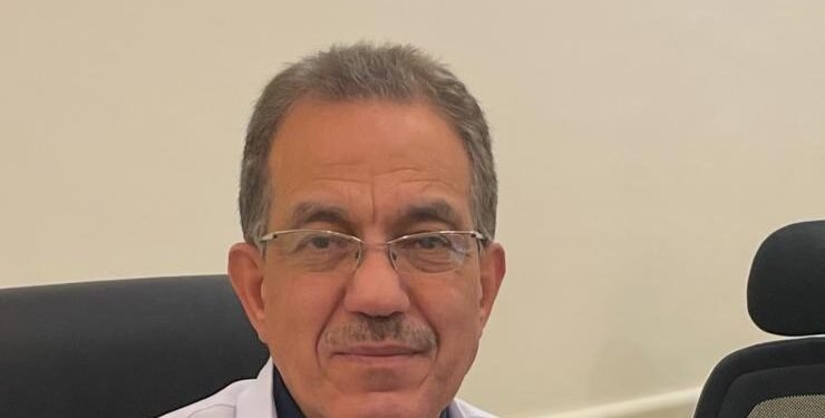د. صبري زيادة استشاري جراحة العظام بمستشفيات الحمادي.. يجيب على التساؤل.. ‏هل يجب علاج  تبسط  القدم على الأطفال مبكرا ولماذا؟