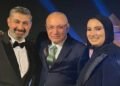 وسط إشادة من الحضور .. يارا أحمد تتألق خلال حفل «The Best» تحت سفح الأهرامات